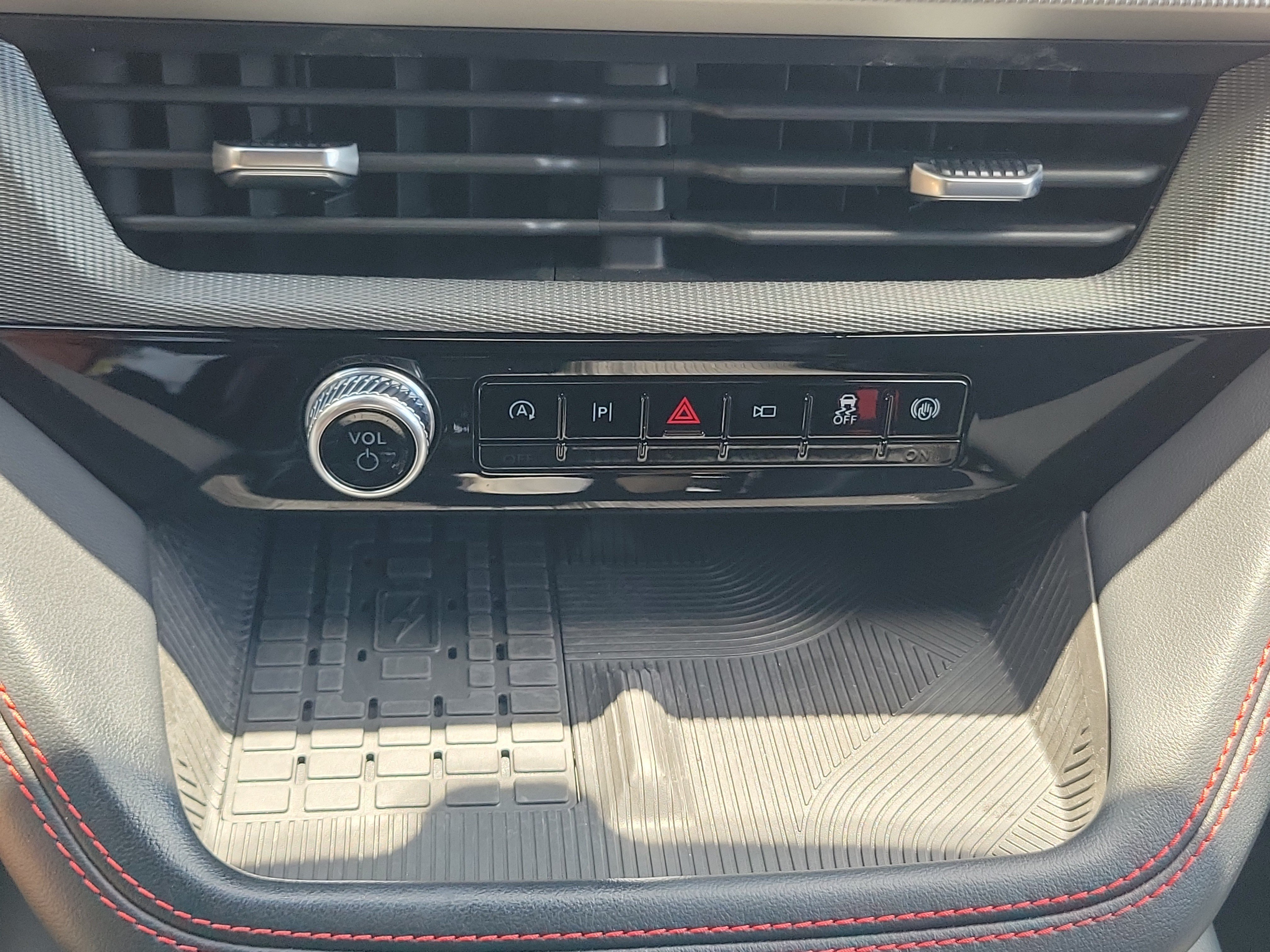 Certified 2025 Ford Explorer ST RWD image 23