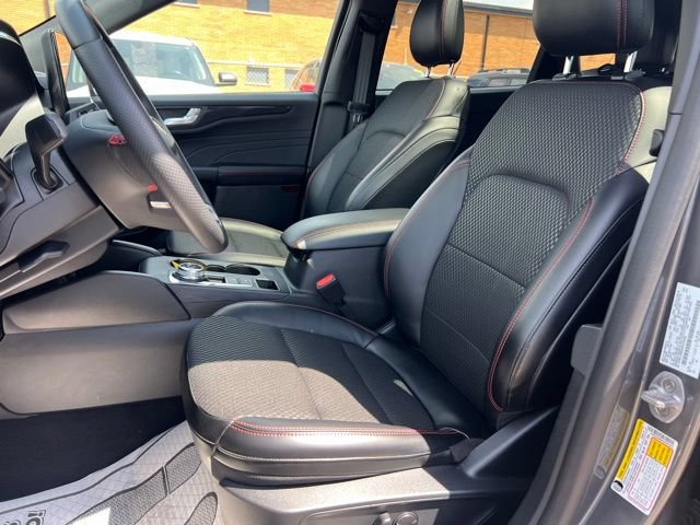 Certified 2024 Ford Escape ST-Line w/ Tech Pack #1 AWD/4WD image 19