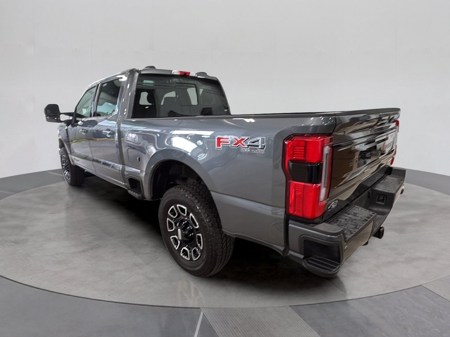 Certified 2026 Ford F250 Platinum w/ FX4 Off-Road Package AWD/4WD image 4