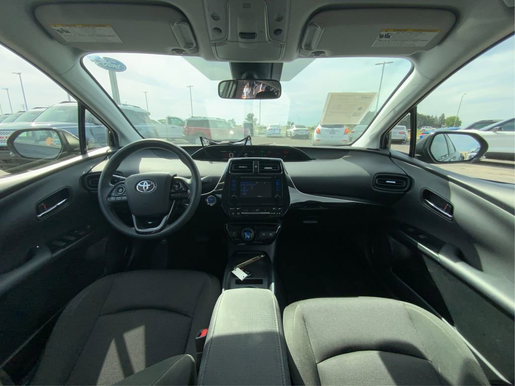 Used 2019 Toyota Prius L Eco w/ Carpet Mat Package image 27