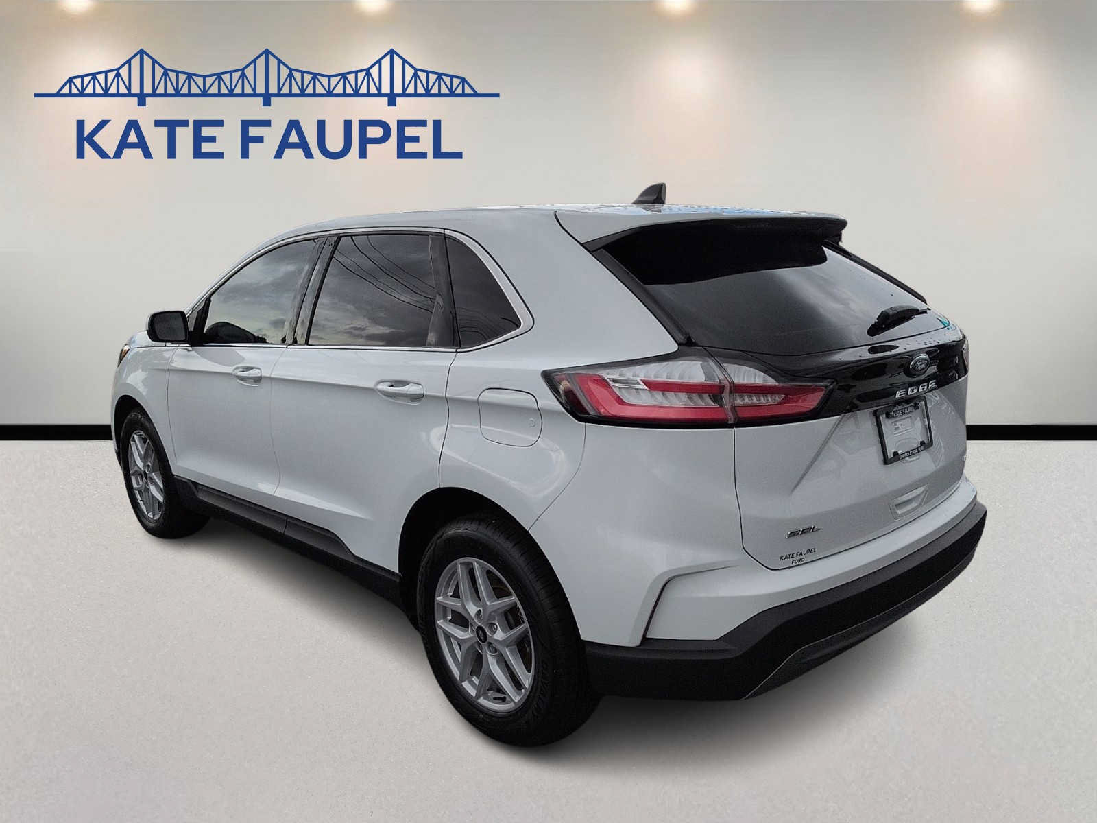 Certified 2024 Ford Edge SEL AWD/4WD image 5