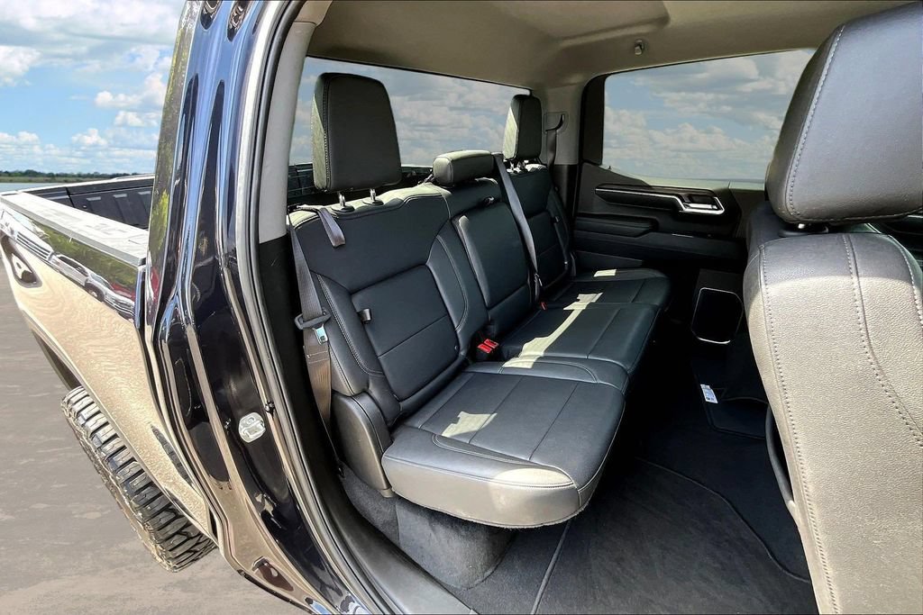 Used 2025 GMC Sierra 1500 SLT AWD/4WD image 28