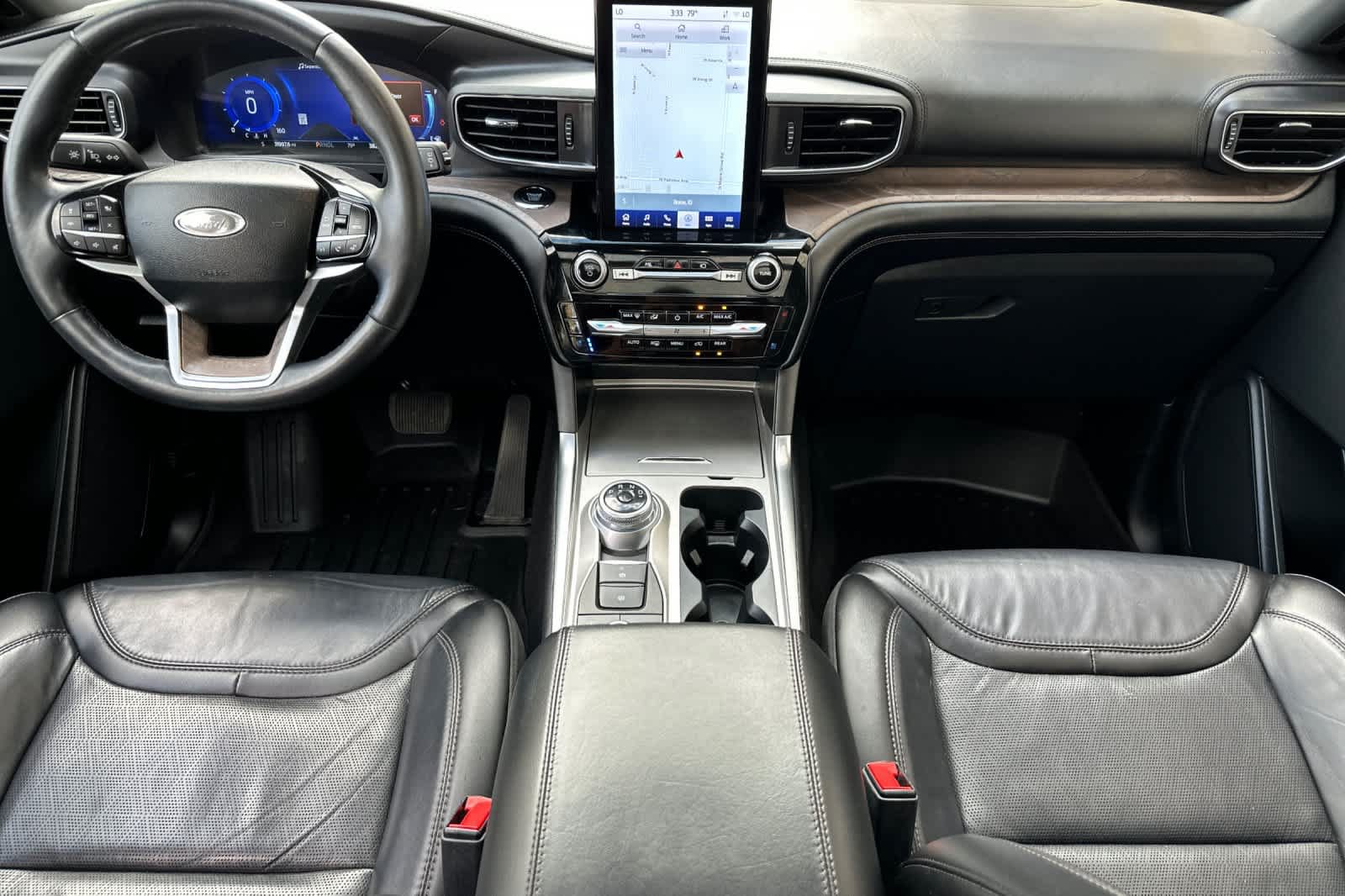 Certified 2023 Ford Explorer Platinum w/ Technology Package AWD/4WD image 3