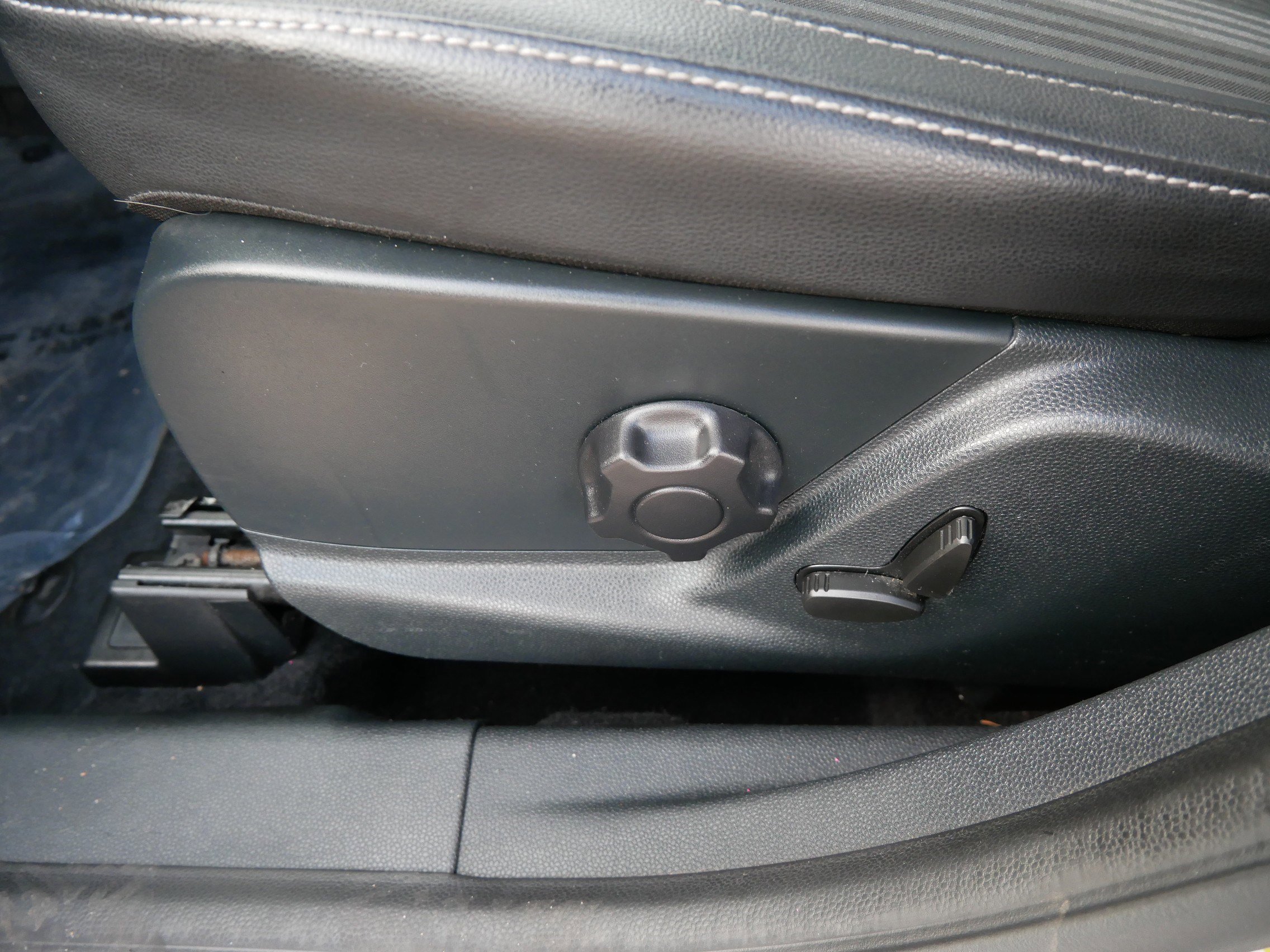 Certified 2020 Ford EcoSport SES image 19