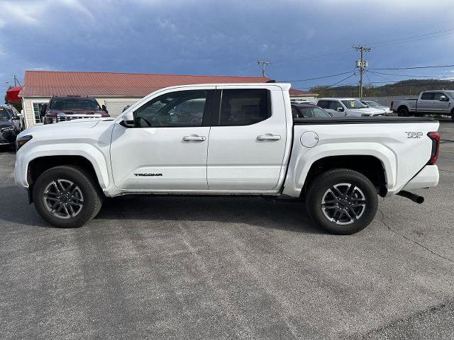 Used 2025 Toyota Tacoma TRD Sport AWD/4WD image 6
