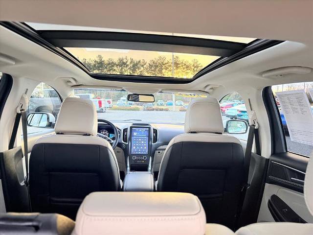 Certified 2022 Ford Edge Titanium w/ Equipment Group 301A image 19