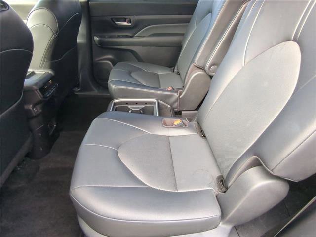 Used 2025 Toyota Grand Highlander XLE image 17