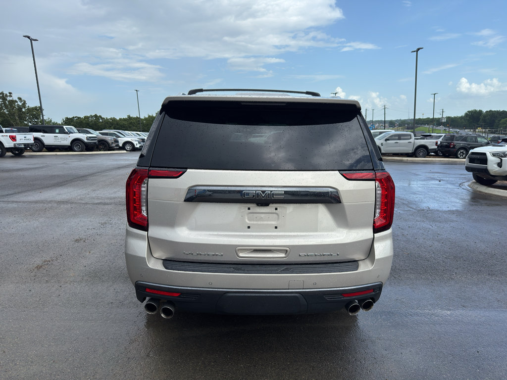 Used 2023 GMC Yukon XL Denali Ultimate AWD/4WD image 6