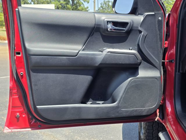 Used 2018 Toyota Tacoma TRD Off-Road RWD image 15
