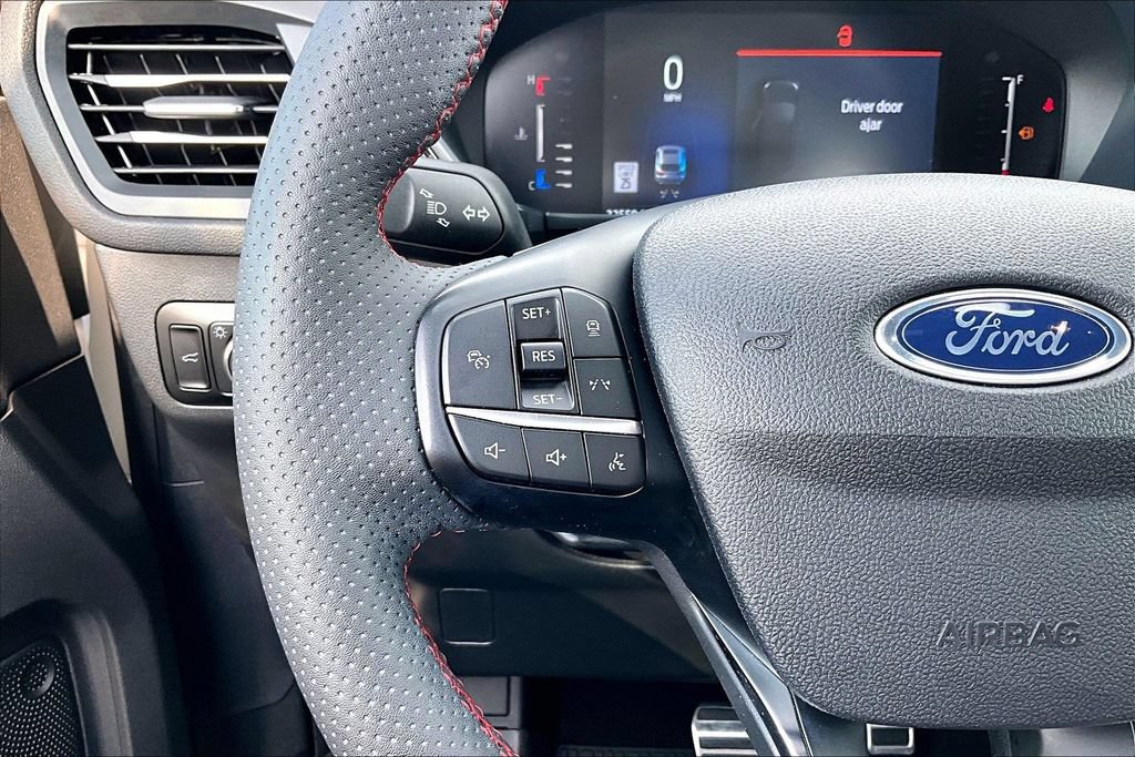 Certified 2023 Ford Escape ST-Line w/ Tech Pack #1 AWD/4WD image 18