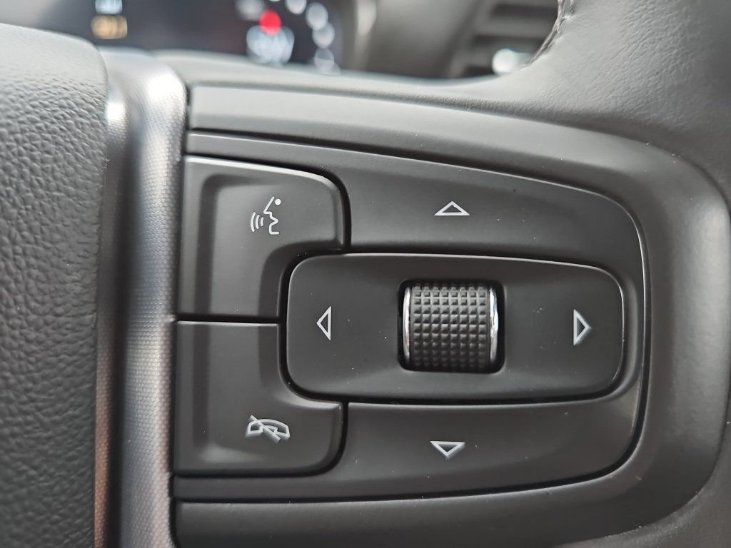 Used 2025 GMC Sierra 1500 SLT AWD/4WD image 17