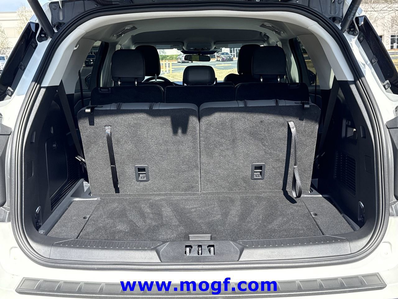 Certified 2025 Ford Explorer Active w/ Active Comfort Package image 27