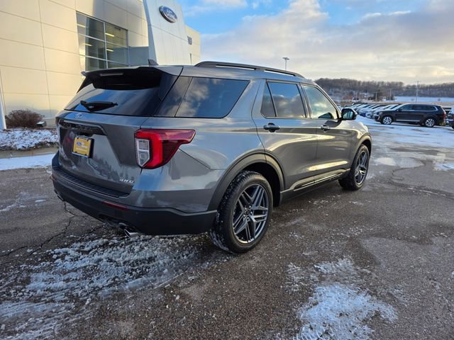 Certified 2023 Ford Explorer ST-Line image 3