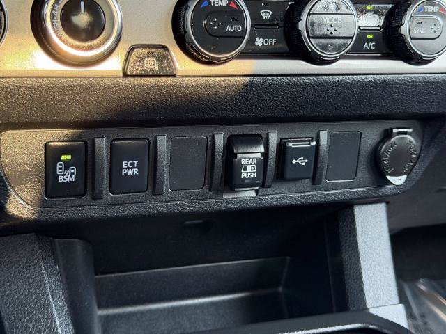 Used 2023 Toyota Tacoma SR5 w/ Technology Package AWD/4WD image 19