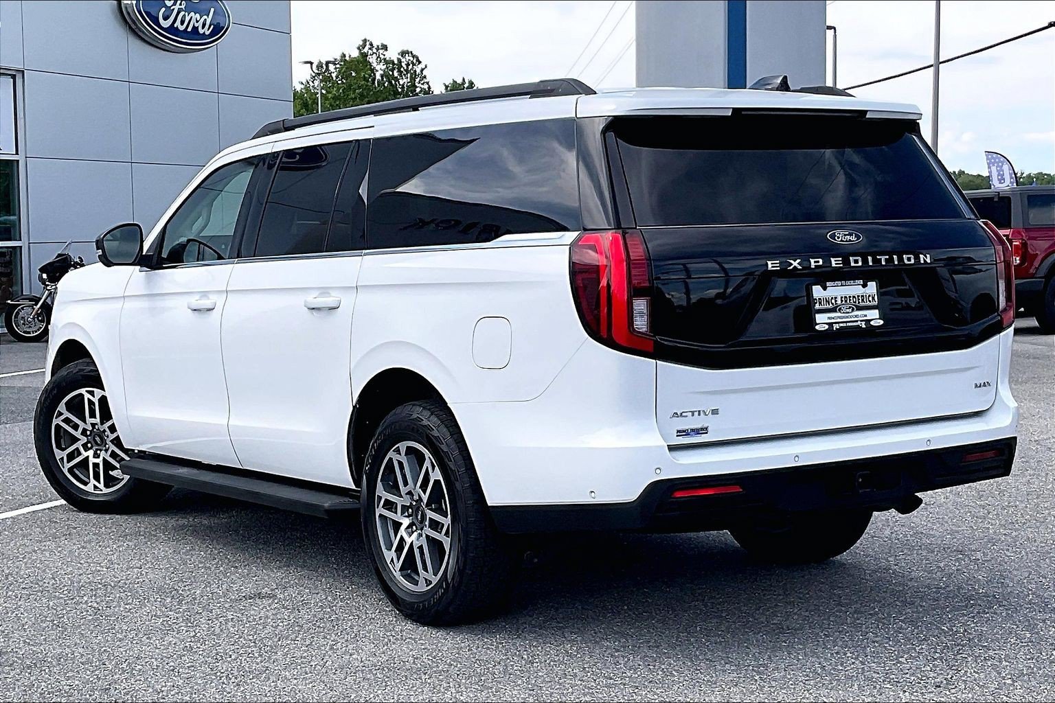 Certified 2025 Ford Expedition Max Active AWD/4WD image 11