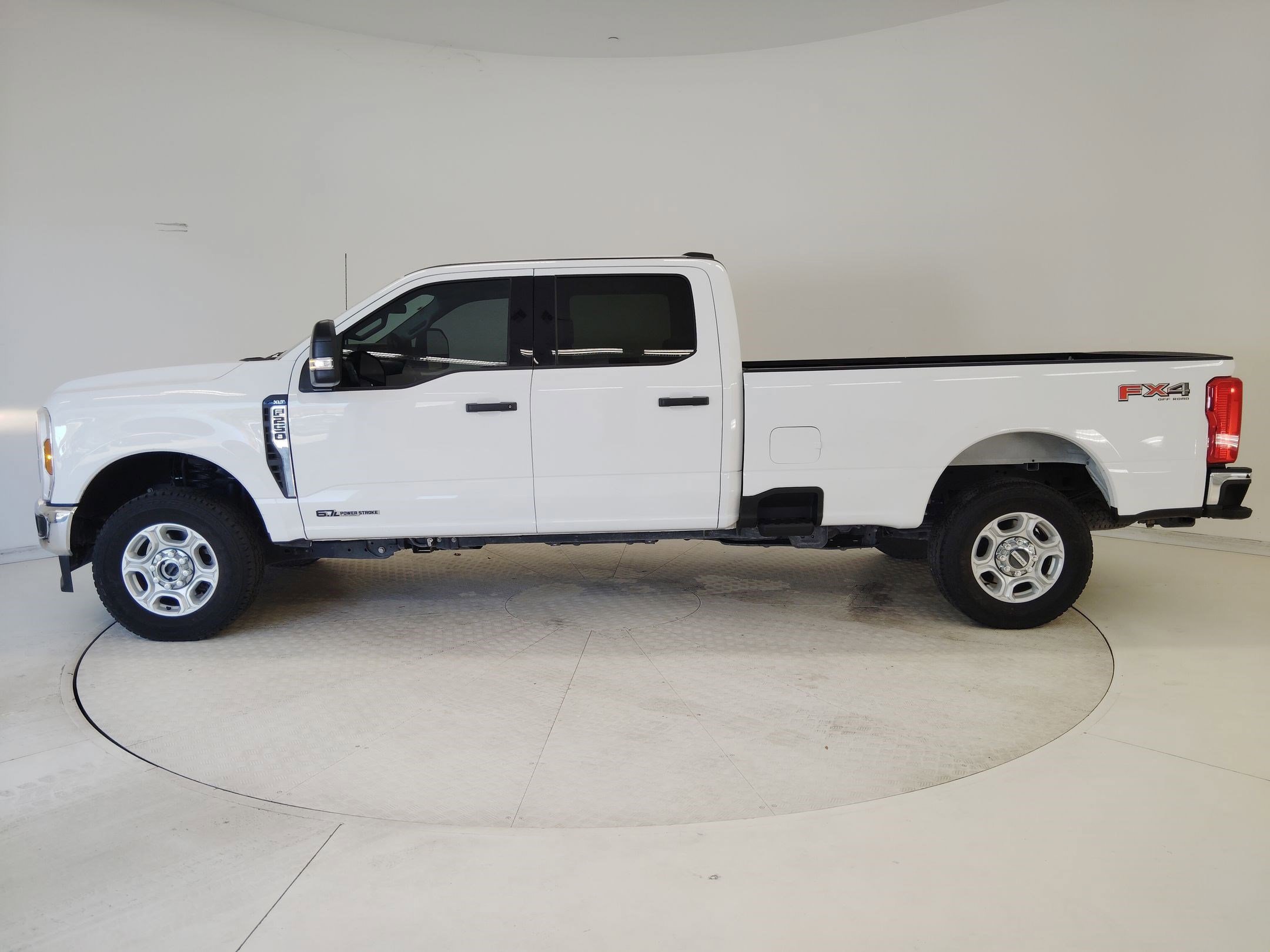 Certified 2025 Ford F250 XLT w/ FX4 Off-Road Package image 3