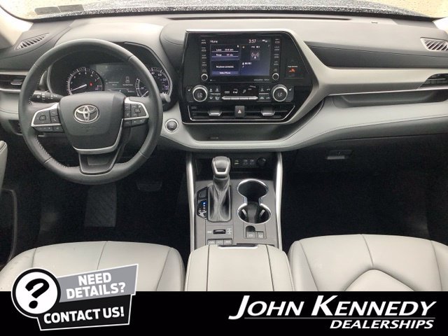 Used 2022 Toyota Highlander XLE AWD/4WD image 18