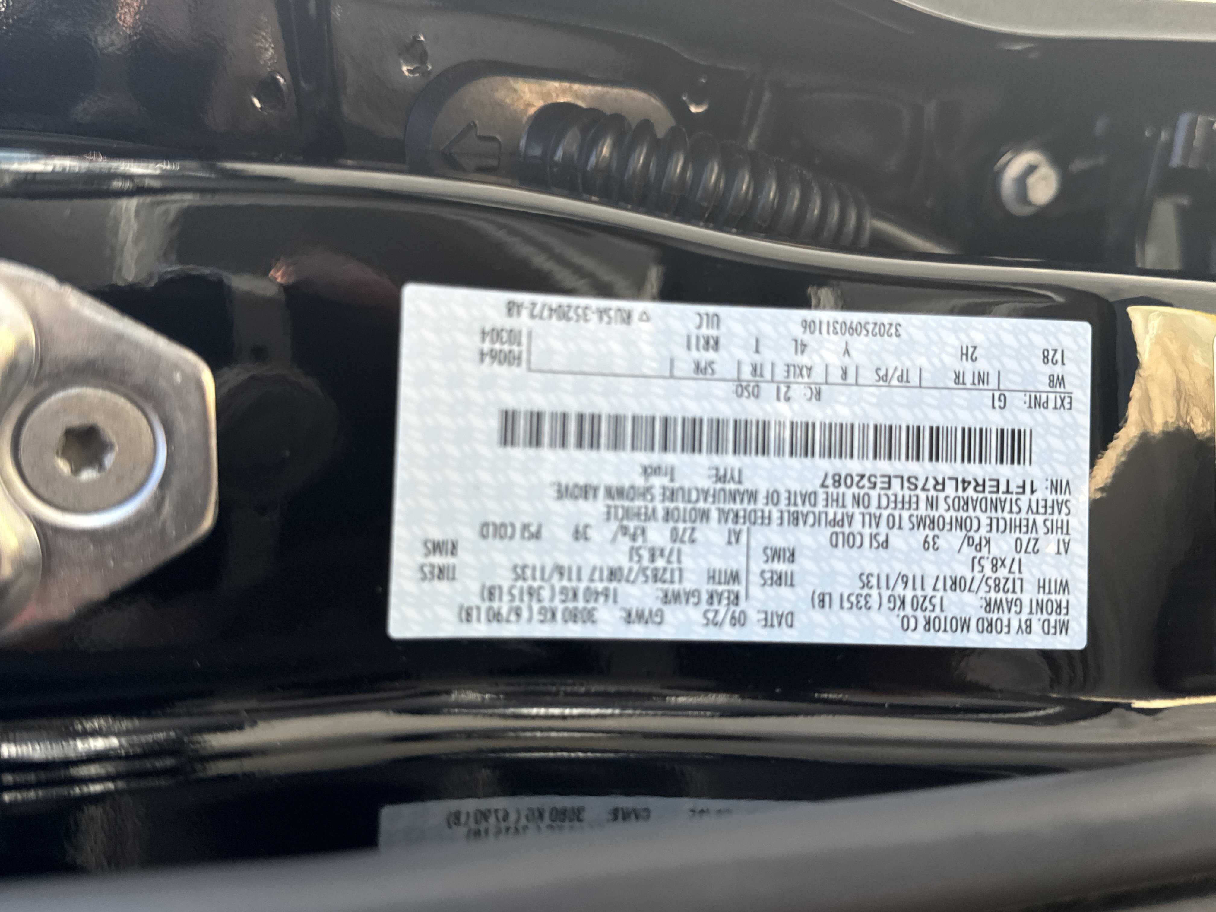 Certified 2025 Ford Ranger Raptor AWD/4WD image 2