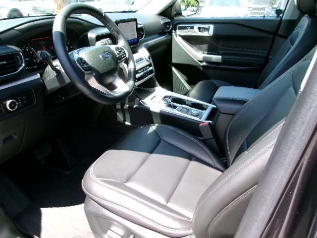 Certified 2023 Ford Explorer XLT w/ Equipment Group 202A AWD/4WD image 10