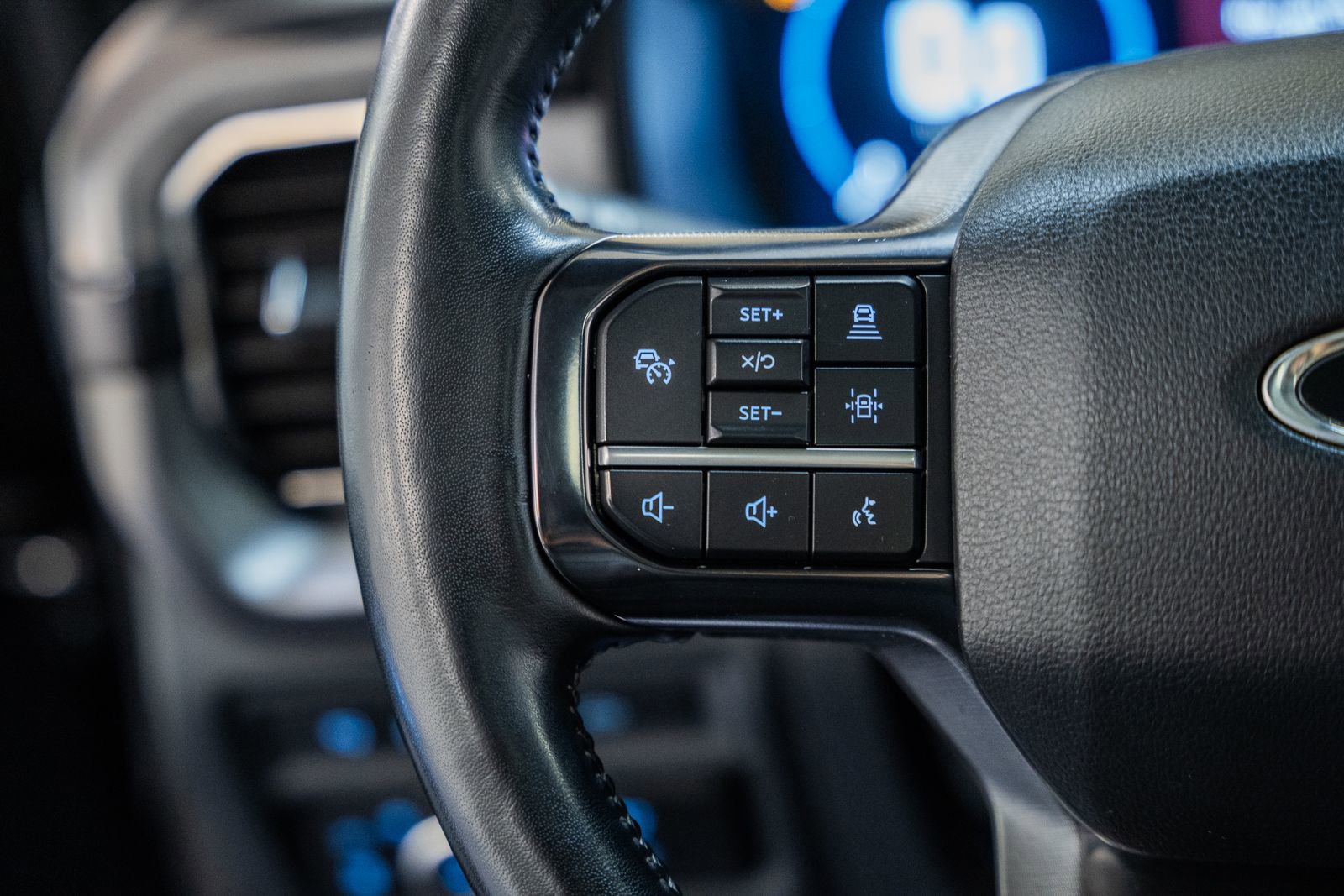 Certified 2023 Ford F150 Platinum w/ Equipment Group 701A High image 40