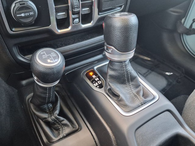 Used 2024 Jeep Wrangler Unlimited Sahara AWD/4WD image 14