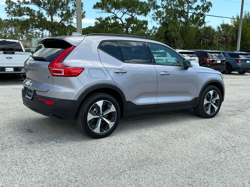 Used 2026 Volvo XC40 B5 Plus AWD/4WD image 11