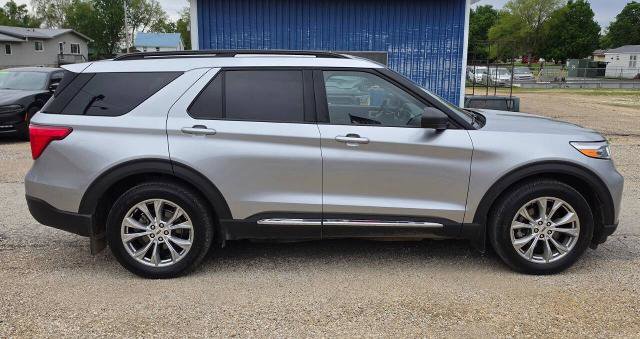 Certified 2021 Ford Explorer XLT w/ Equipment Group 202A AWD/4WD image 5