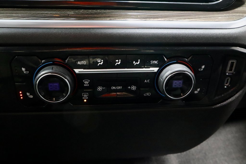 Used 2022 Chevrolet Silverado 1500 LT image 29