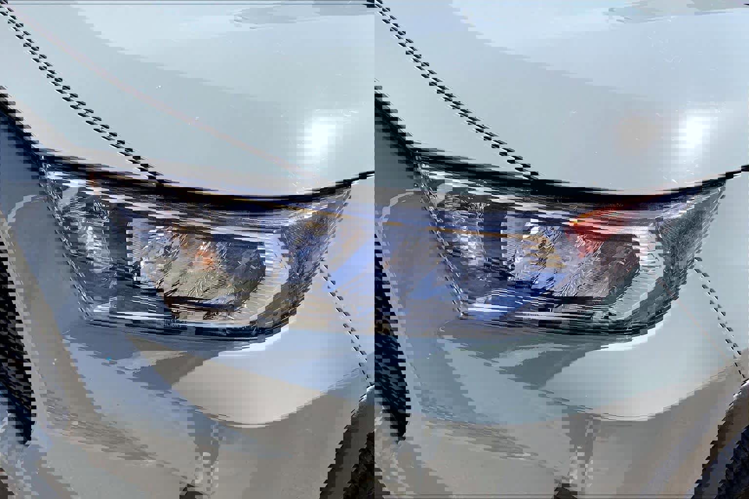 Used 2021 Toyota RAV4 XLE w/ Convenience Package image 28