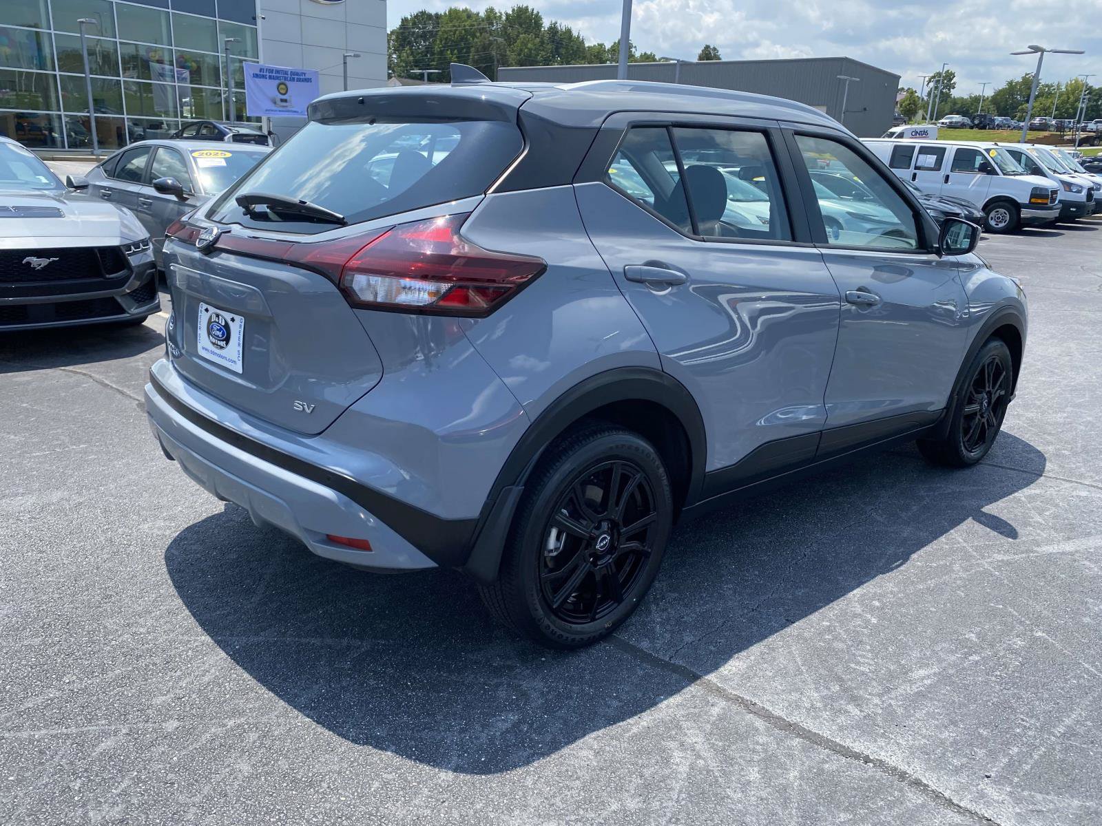Used 2024 Nissan Kicks SV FWD image 7