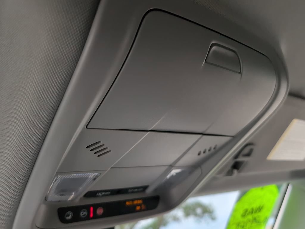 Used 2024 GMC Terrain SLE image 21