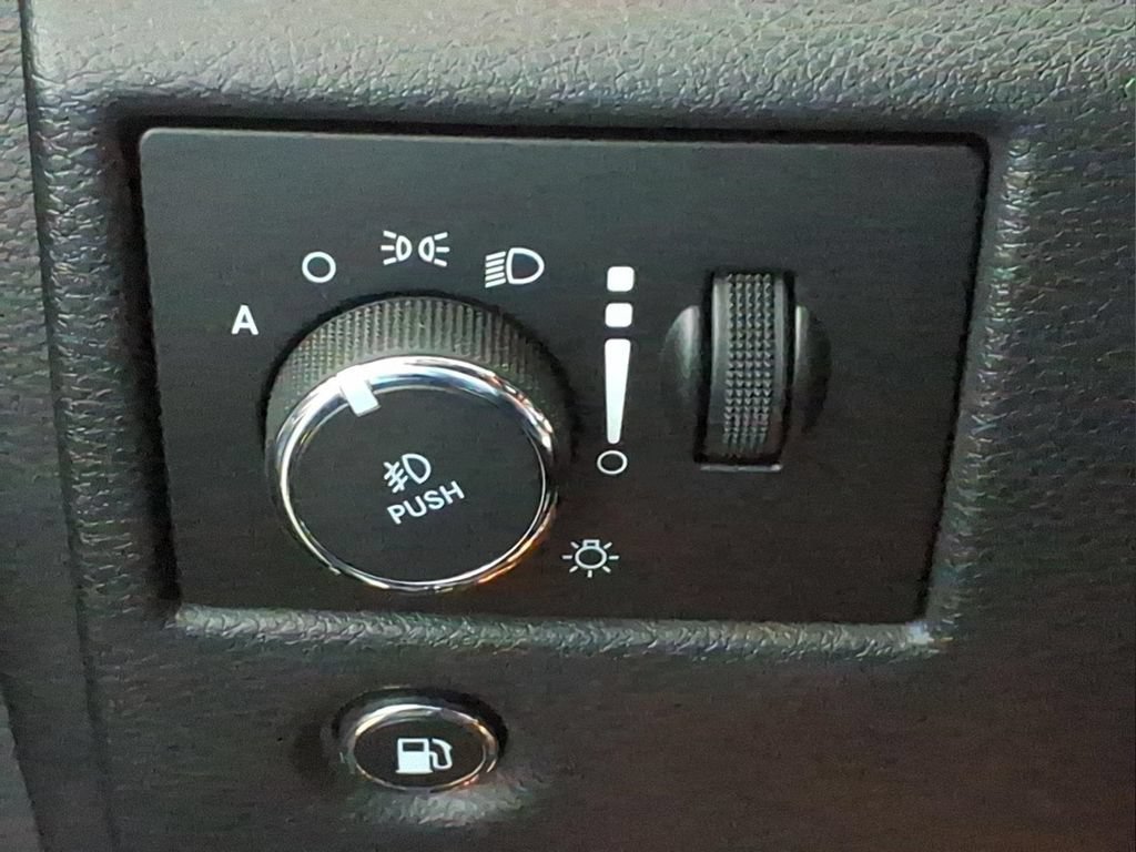 Used 2020 Jeep Grand Cherokee Limited X AWD/4WD image 16