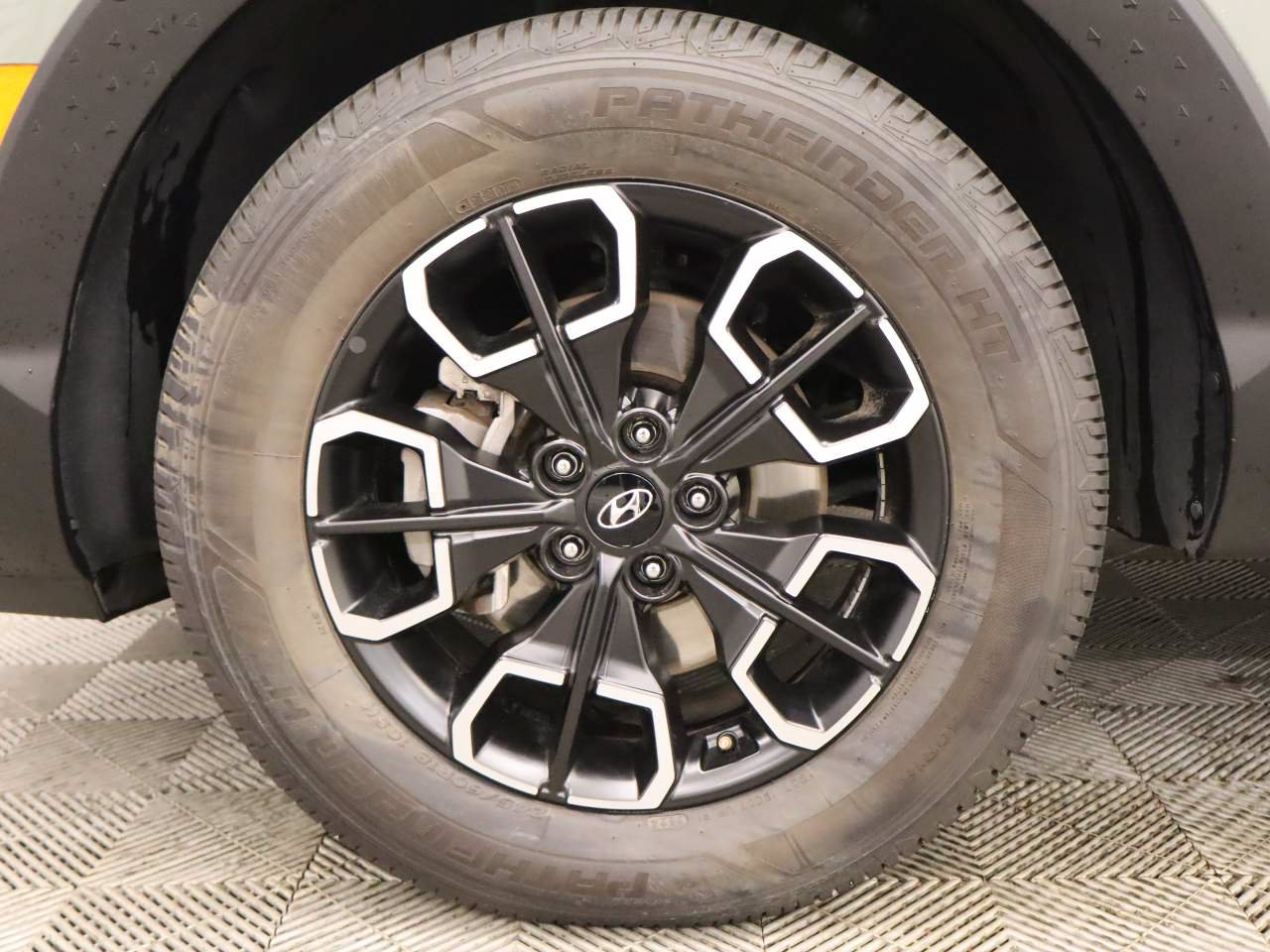 Used 2024 Hyundai Santa Cruz SEL w/ Activity Package FWD image 6