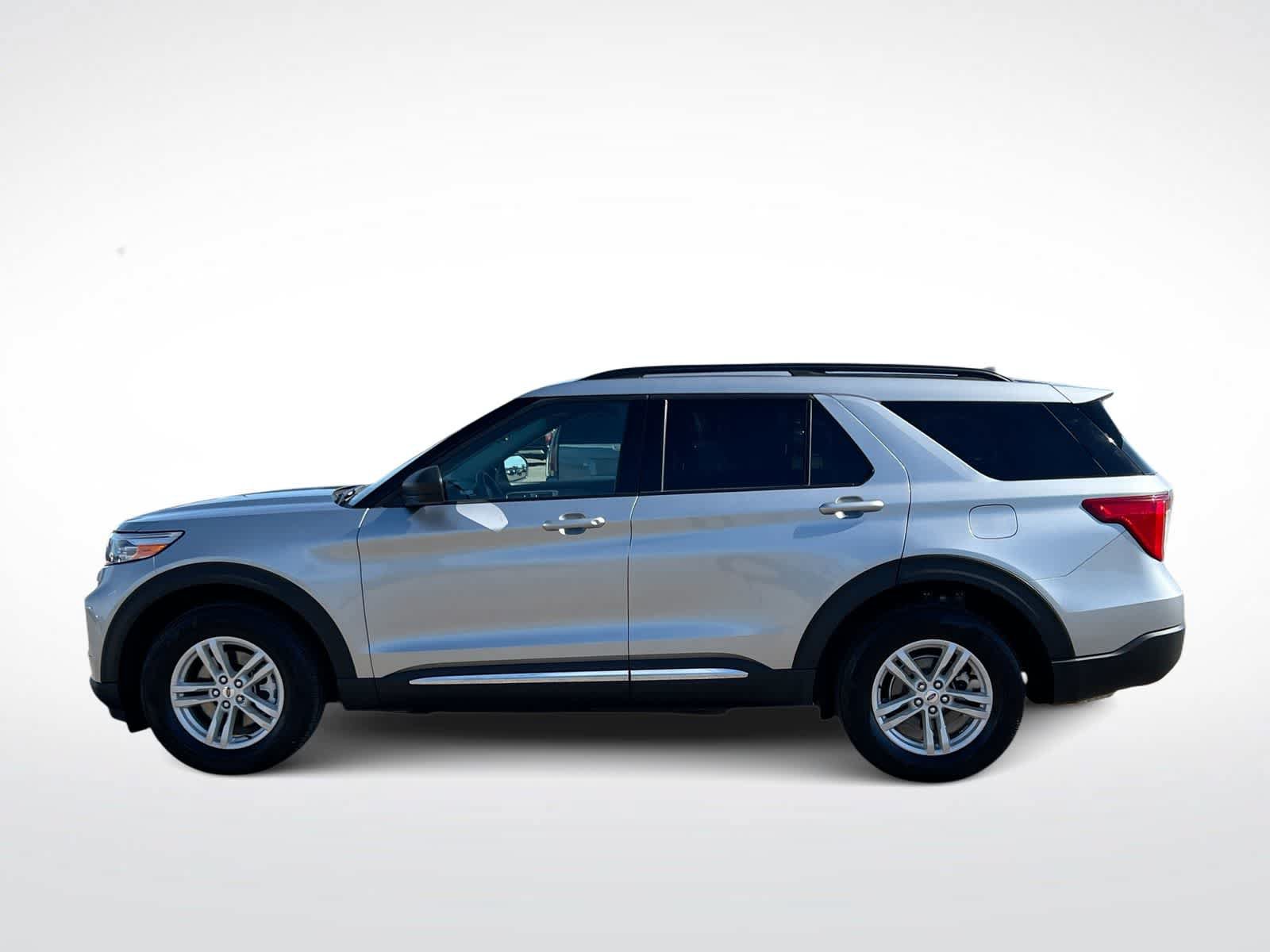 Certified 2024 Ford Explorer XLT w/ Equipment Group 202A AWD/4WD image 5