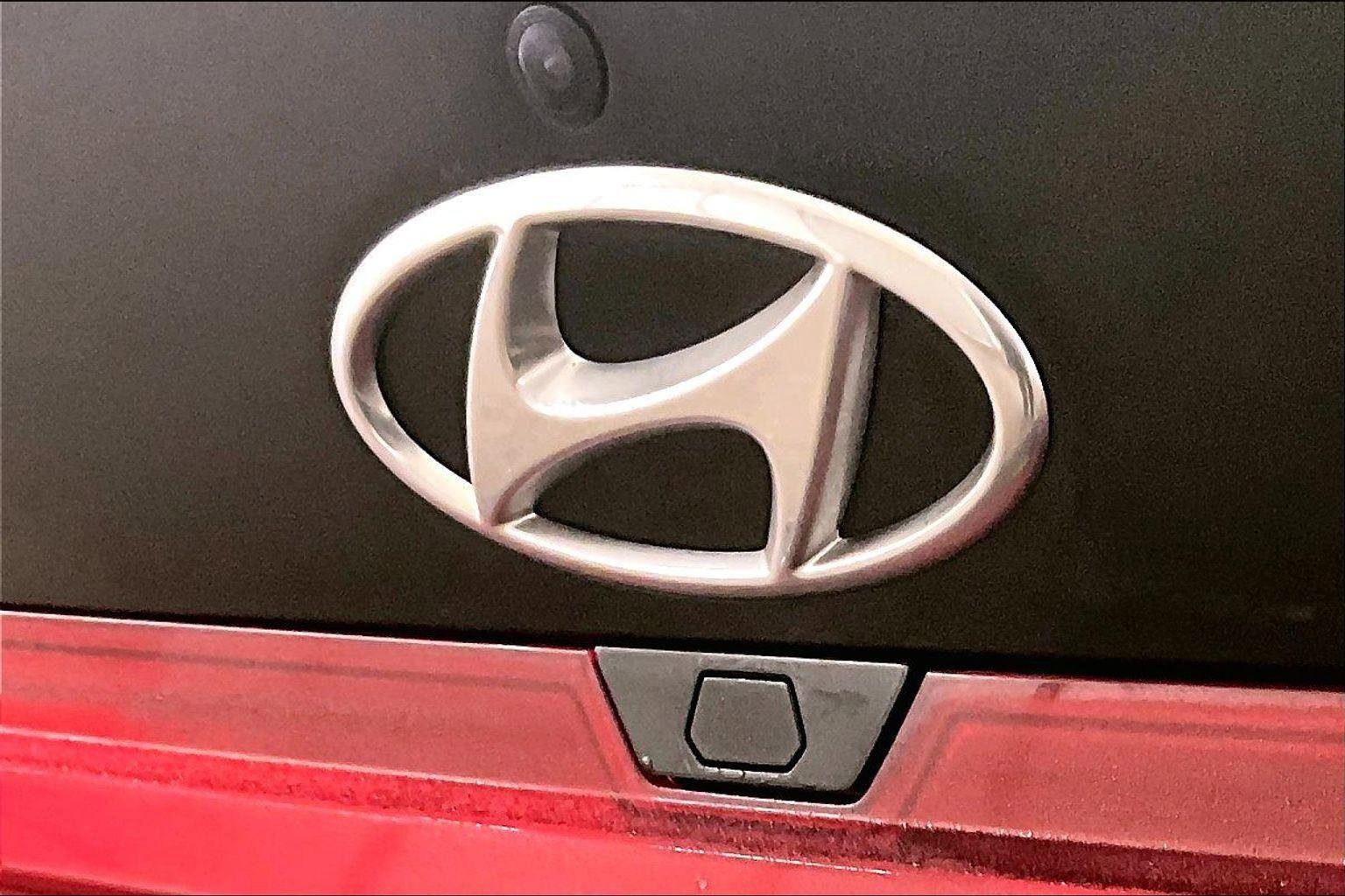 Used 2021 Hyundai Elantra SEL w/ Convenience + Premium Package image 13