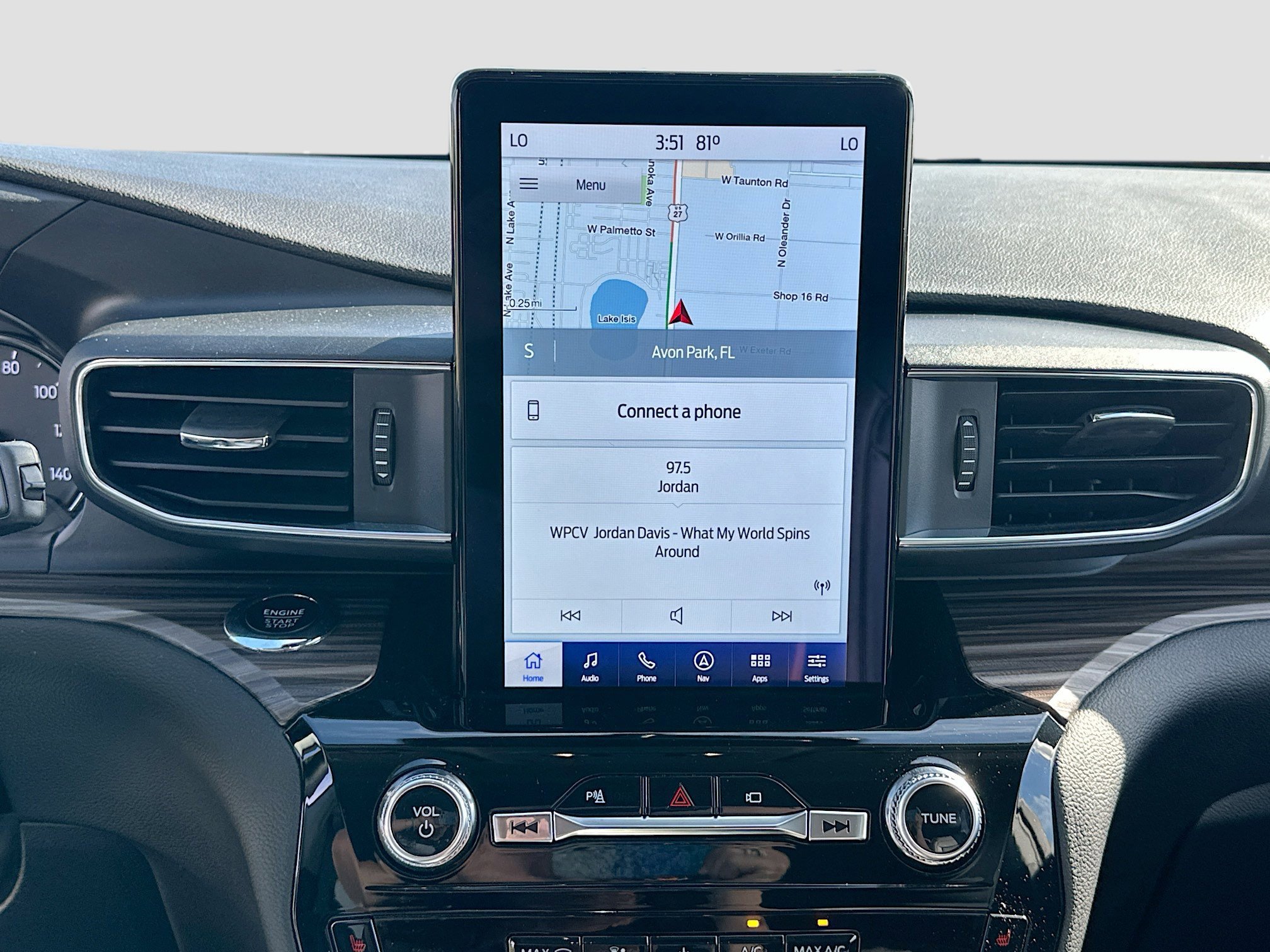 Certified 2022 Ford Explorer Limited w/ Limited Technology Package image 15