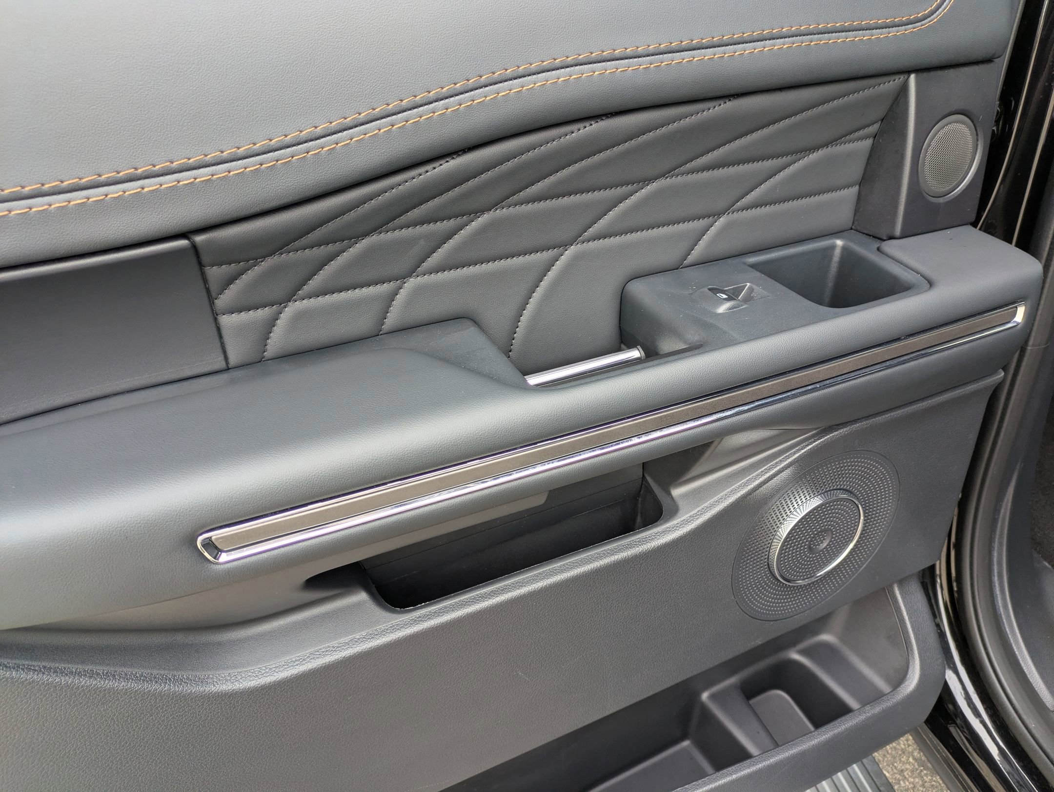 Certified 2023 Ford Expedition Platinum image 27