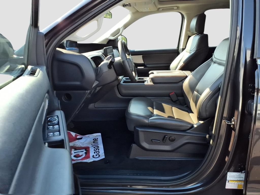 Certified 2025 Ford Expedition Active AWD/4WD image 26