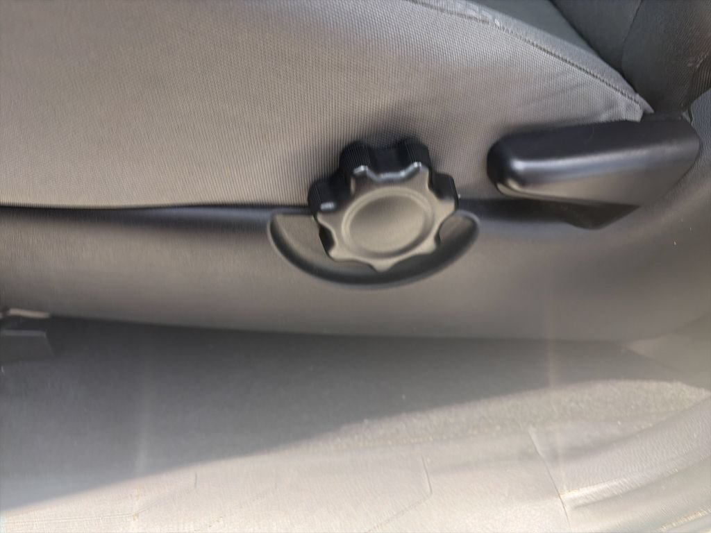 Used 2020 Toyota Tacoma SR w/ SR Convenience Package RWD image 13