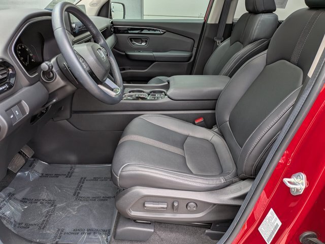 Used 2025 Honda Pilot Touring image 15