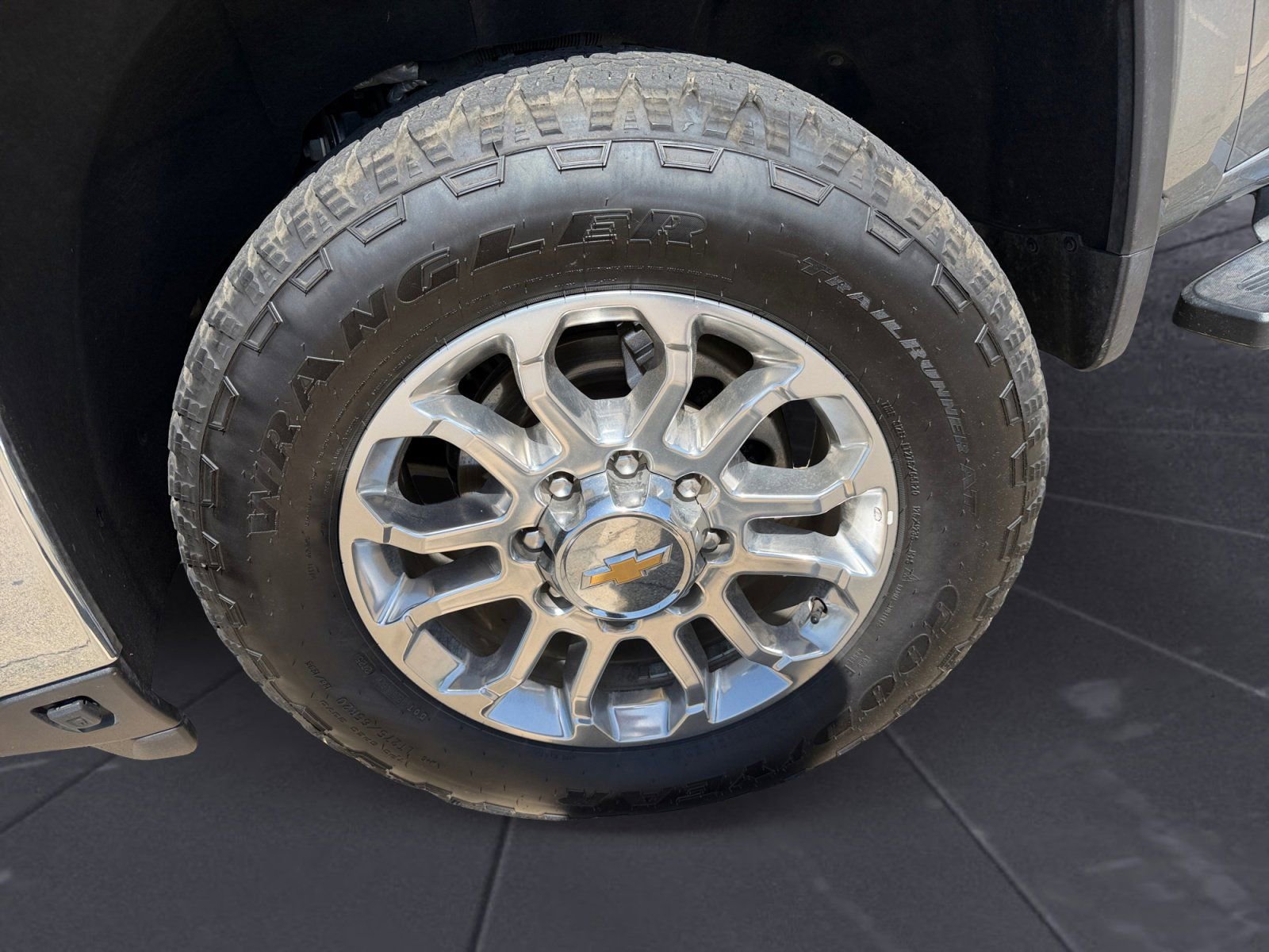 Used 2024 Chevrolet Silverado 2500 LTZ w/ LTZ Convenience Package AWD/4WD image 14