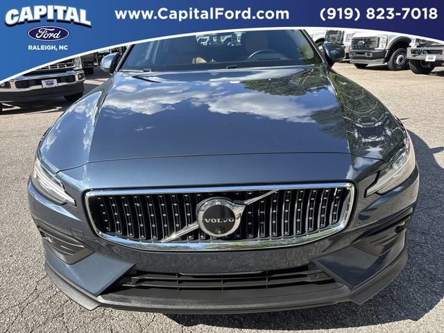 Used 2024 Volvo V60 B5 Cross Country Ultimate AWD/4WD image 10
