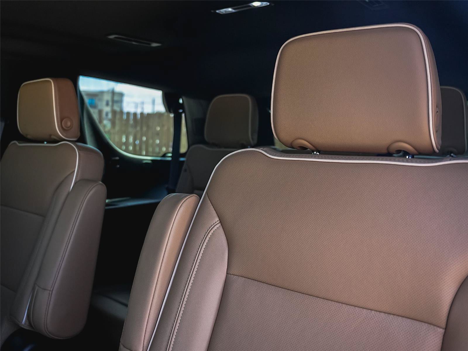 Used 2024 Chevrolet Tahoe Premier AWD/4WD image 26