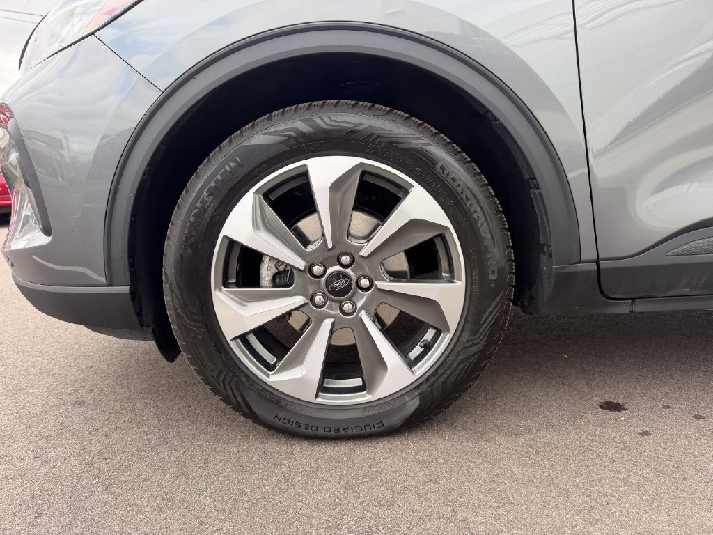Certified 2024 Ford Escape Platinum AWD/4WD image 11