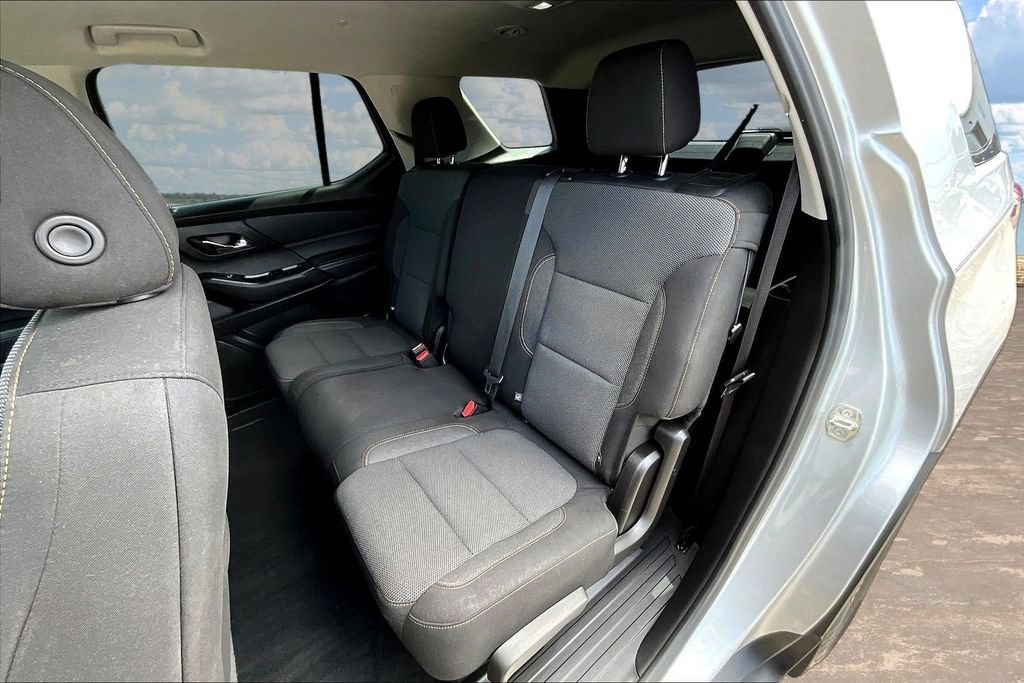 Used 2021 Chevrolet Traverse LS FWD image 24