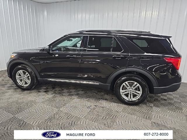 Certified 2022 Ford Explorer XLT w/ Equipment Group 202A image 4