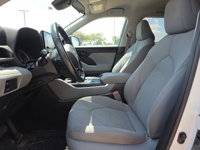 Used 2020 Toyota Highlander LE w/ Protection Package #3 FWD image 13