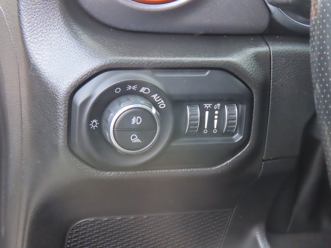 Used 2022 Jeep Gladiator Mojave w/ Cold Weather Group AWD/4WD image 24