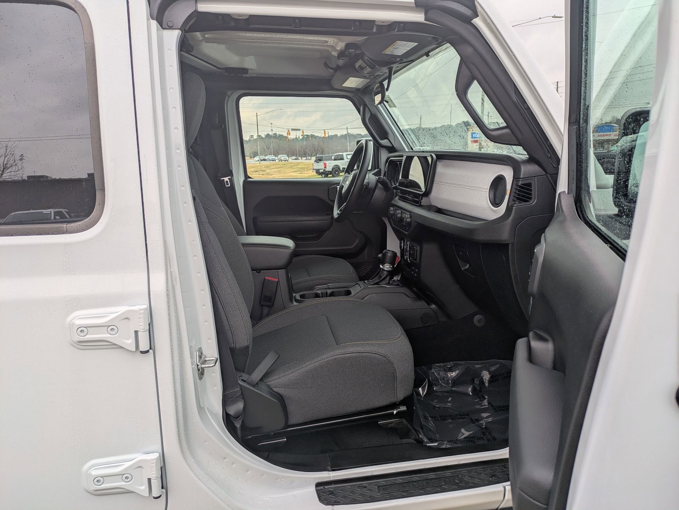 Used 2025 Jeep Gladiator Sport image 28