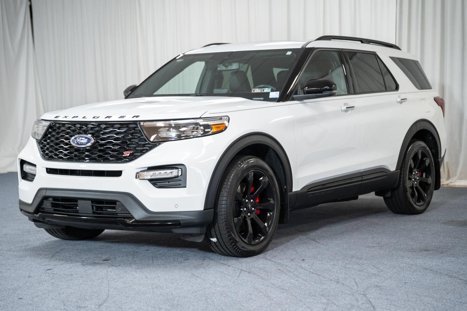 Certified 2023 Ford Explorer ST w/ Equipment Group 401A AWD/4WD image 3